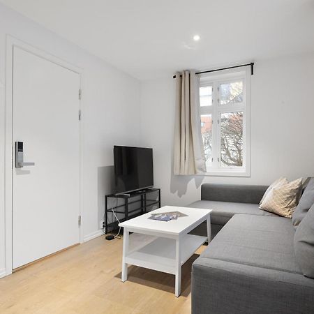 Behind Bryggen - Renovated - Budget Friendly ベルゲン エクステリア 写真